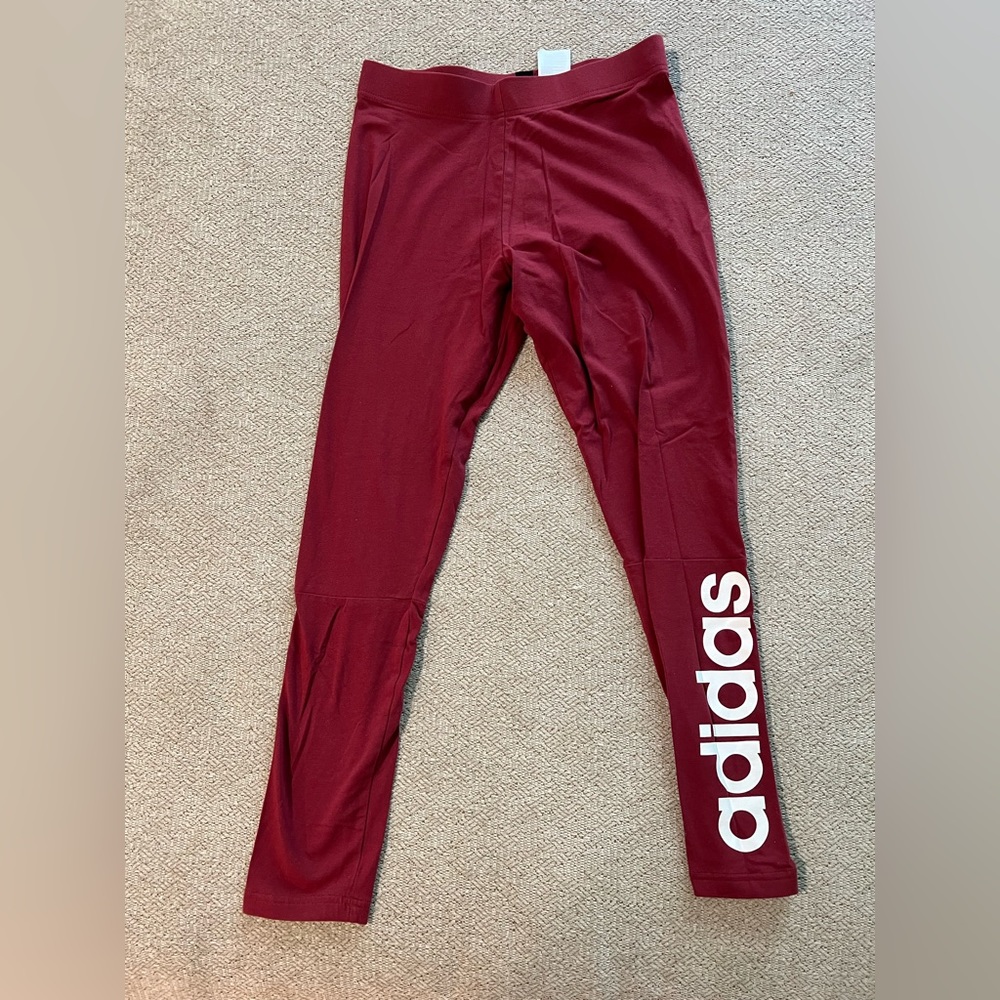Adidas maroon cotton leggings. Size M. Never worn before.